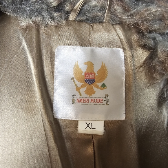 AMERI MODE Faux Fur Woman's Coat - Picture 7 of 9